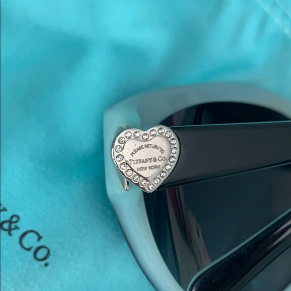 Tiffany & Co. Sunglasses with cases - Picture 7 of 7
